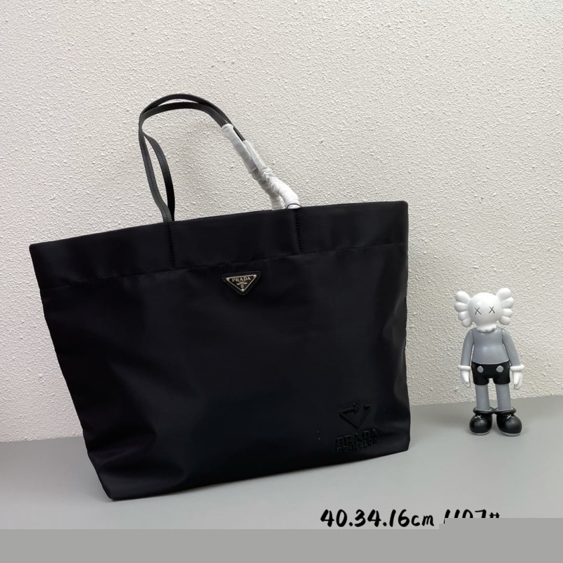 Pra*a shopping bags